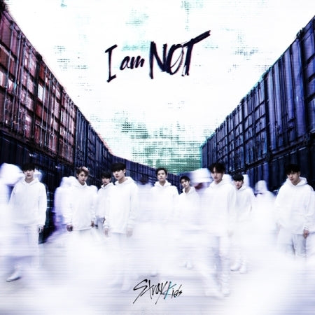 Stray Kids – I am NOT (1. mini album) – Photobook Ver. (I AM / NOT)